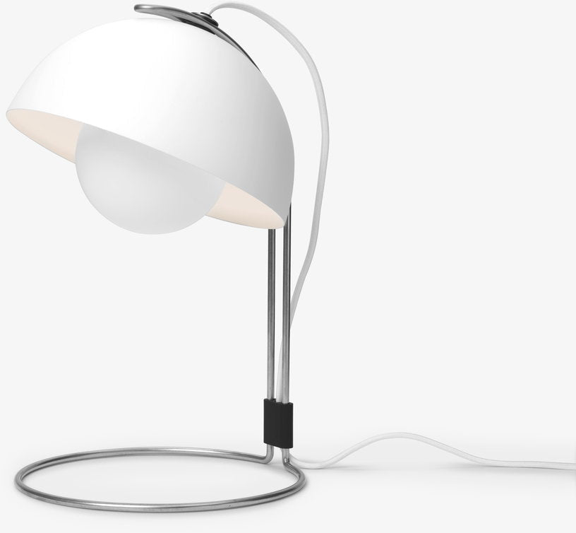 Lampe de table en acier blanc mat 35,9 x 23 cm VP4 - &tradition - The Cool Republic