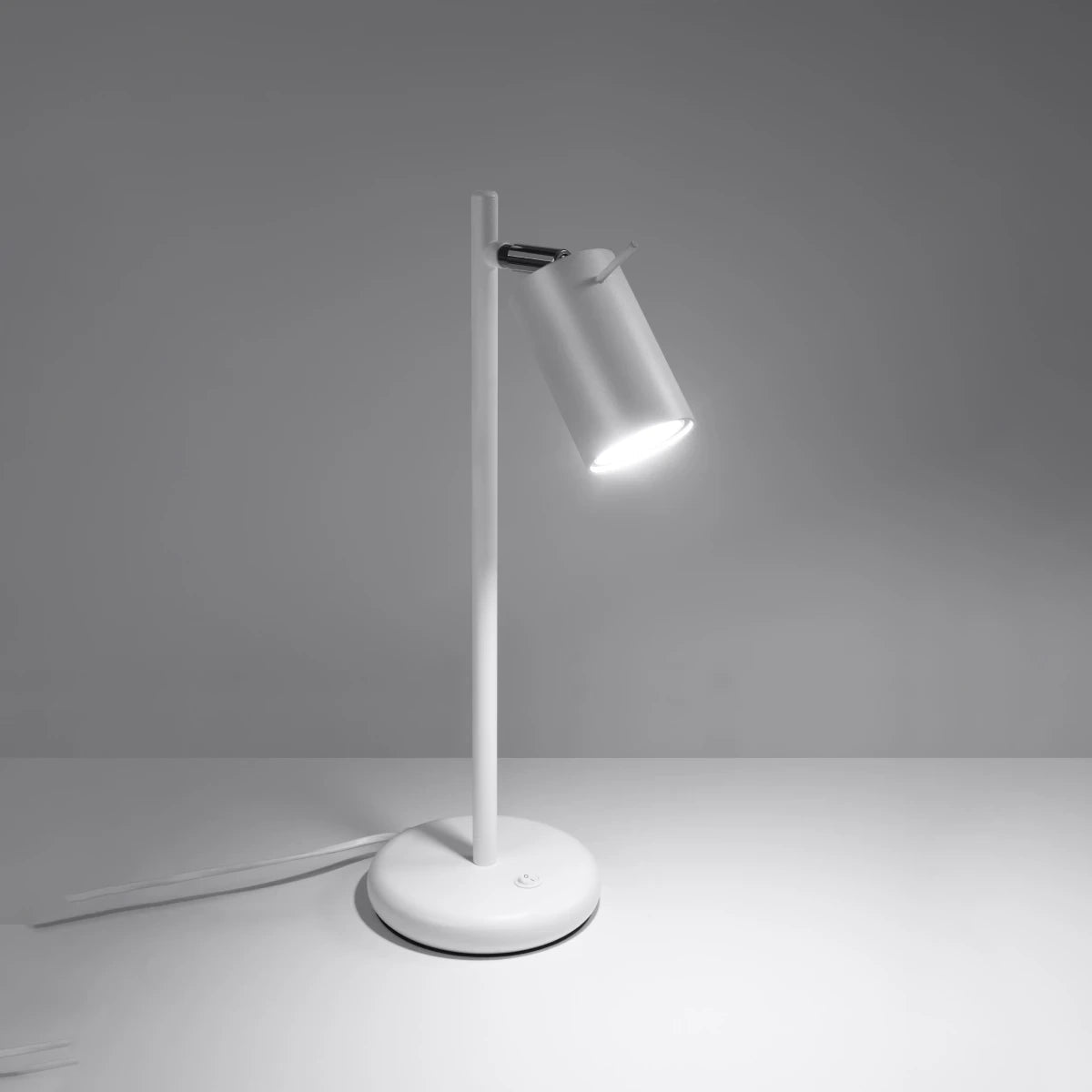 Lampe de table en acier blanche Ring - Sollux - The Cool Republic