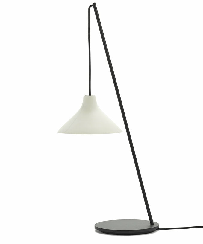 Lampe de table en acier et porcelaine 20 x 23 Seam - Serax - The Cool Republic