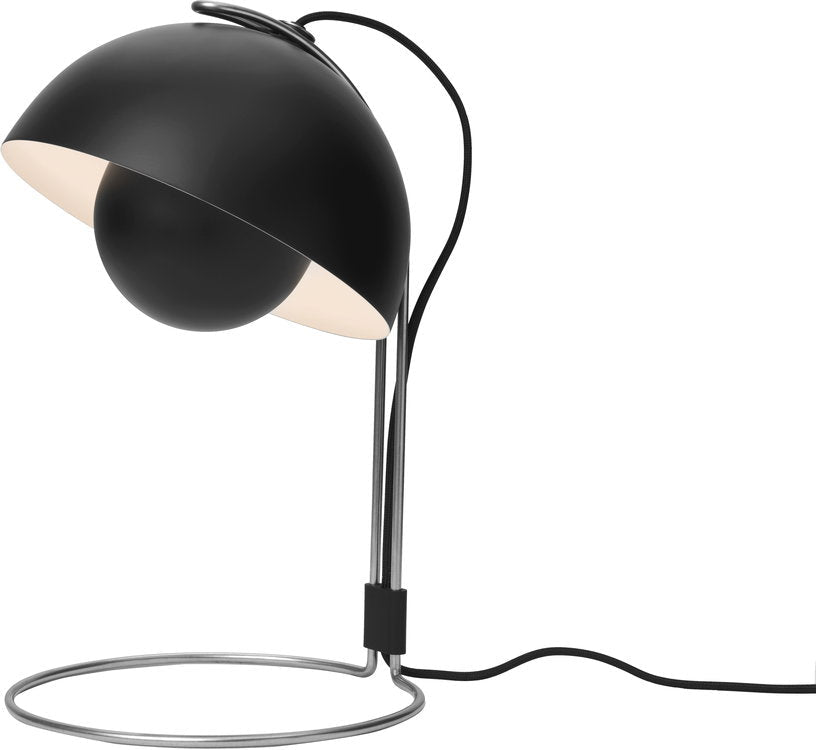 Lampe de table en acier noir mat 35,9 x 23 cm VP4 - &tradition - The Cool Republic