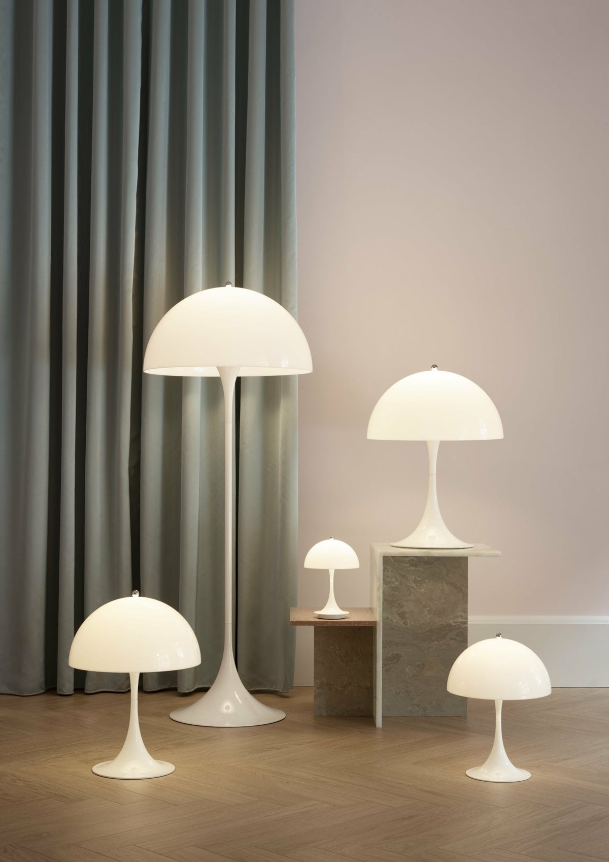 Lampe de table en acrylique corail 60 cm Panthella 250 - Louis Poulsen - The Cool Republic