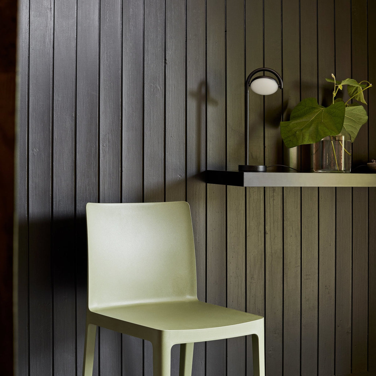 Lampe de table en aluminium grise 38 x 10 cm Marselis - HAY - The Cool Republic