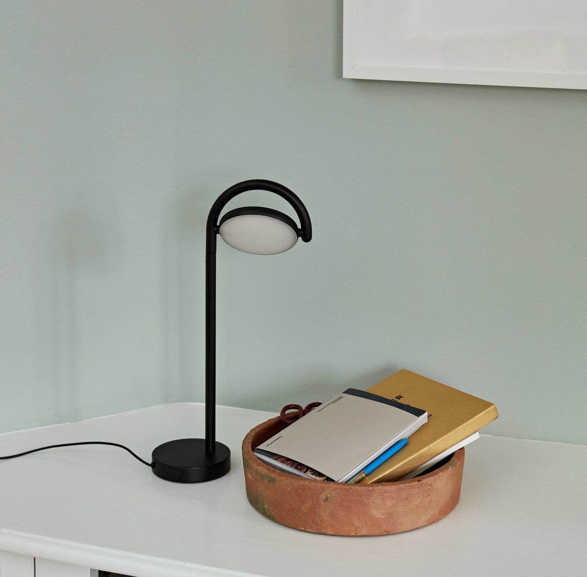 Lampe de table en aluminium grise 38 x 10 cm Marselis - HAY - The Cool Republic