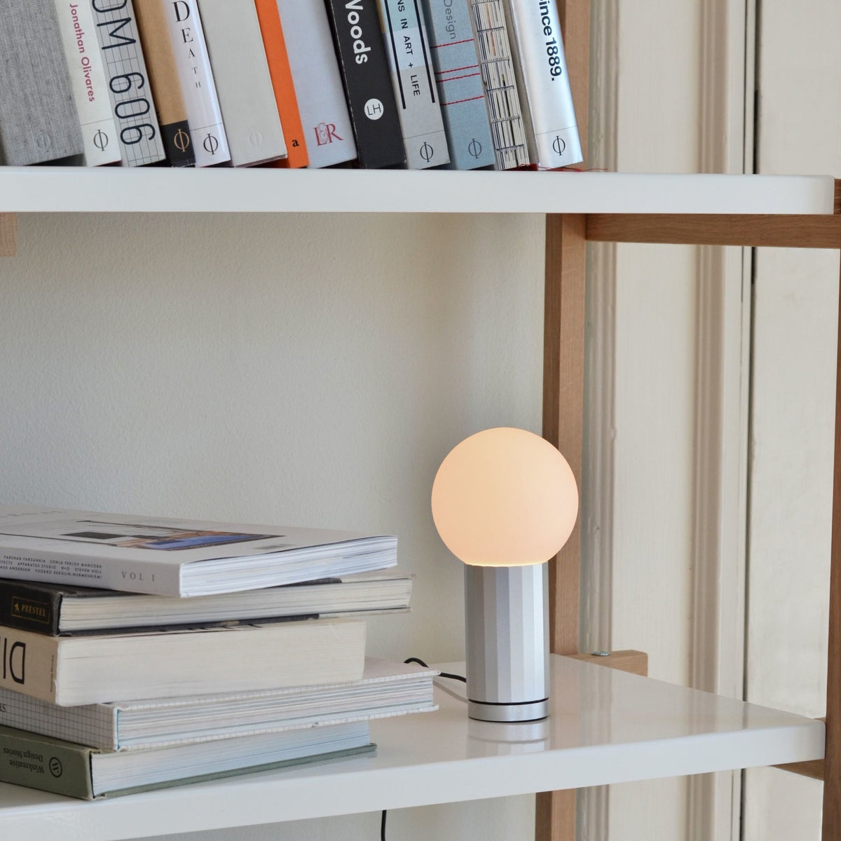 Lampe de table en aluminium orange 19,5 x 10 cm Turn On - HAY - The Cool Republic