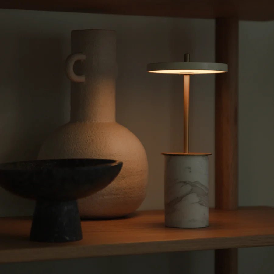 Lampe de table en marbre blanc 12x25,5cm Asteria move mini - Umage - The Cool Republic