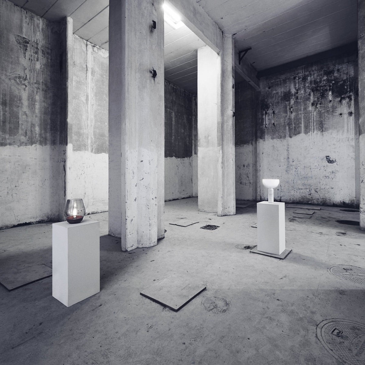 Lampe de table en marbre blanc 35 cm Kizu - New Works - The Cool Republic