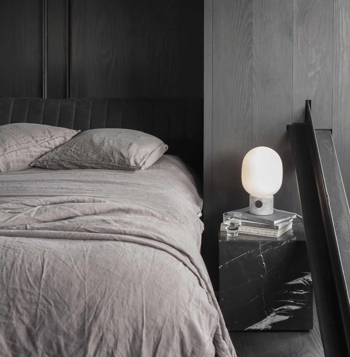 Lampe de table en marbre blanche 32 x 19 cm JWDA - Audo - The Cool Republic