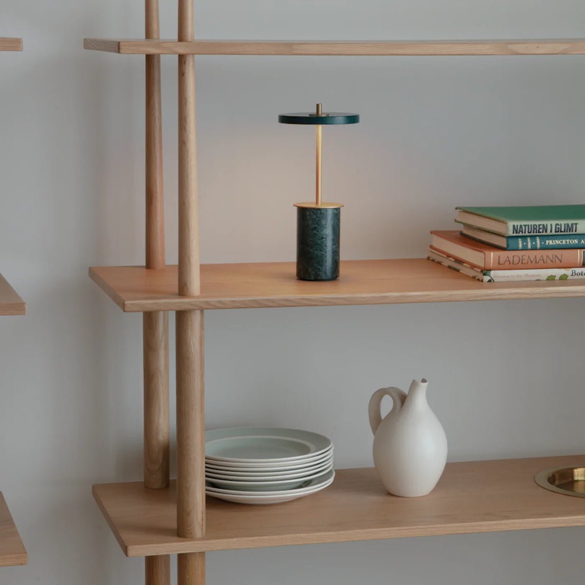 Lampe de table en marbre vert 12x25,5cm Asteria move mini - Umage - The Cool Republic