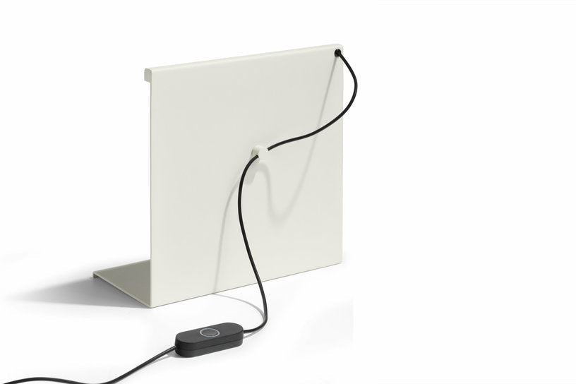 Lampe de table en métal blanc crème LBM - Hay - The Cool Republic