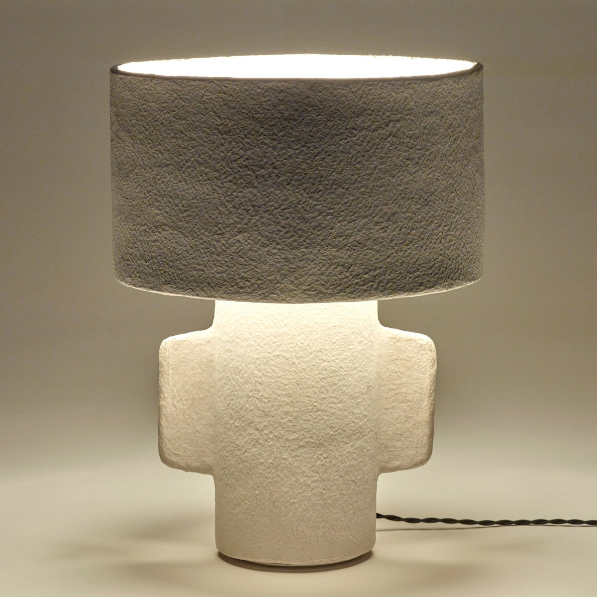 Lampe de table en papier mâché blanc 46 cm Earth - Serax - The Cool Republic