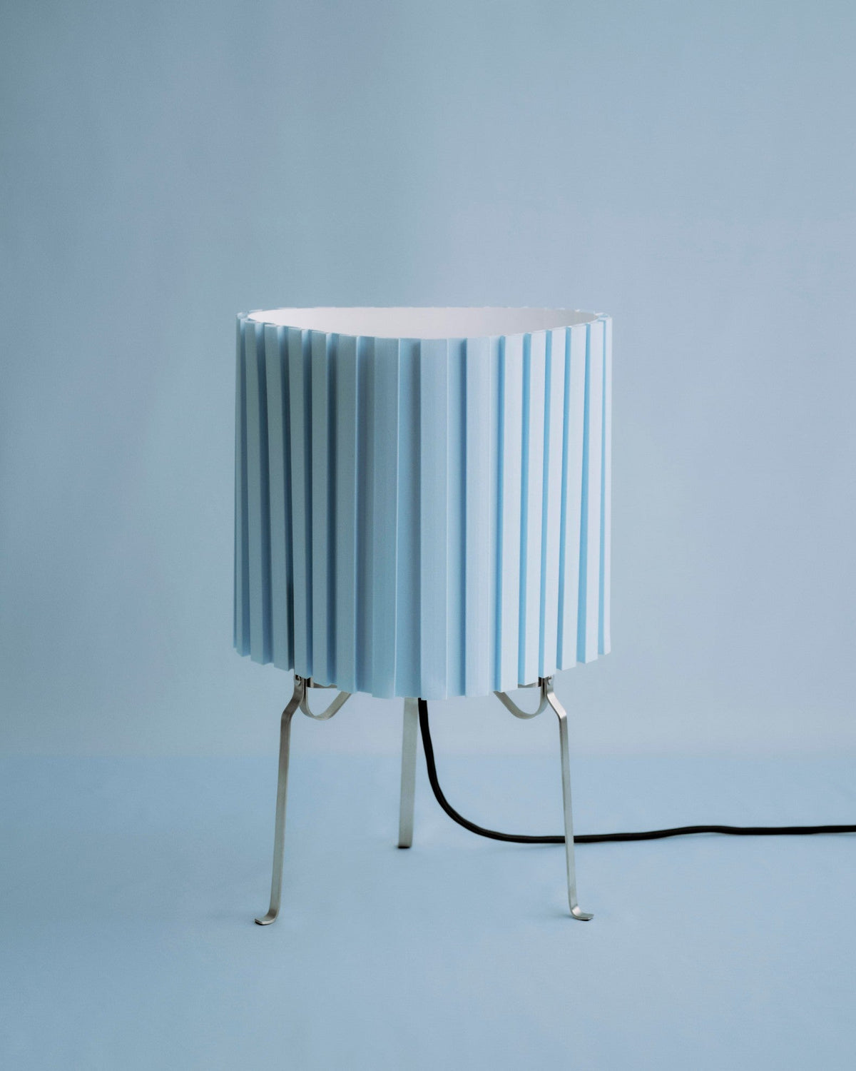 Lampe de table en tissu bleu clair 24x37cm Canelé 370 - Hay - The Cool Republic