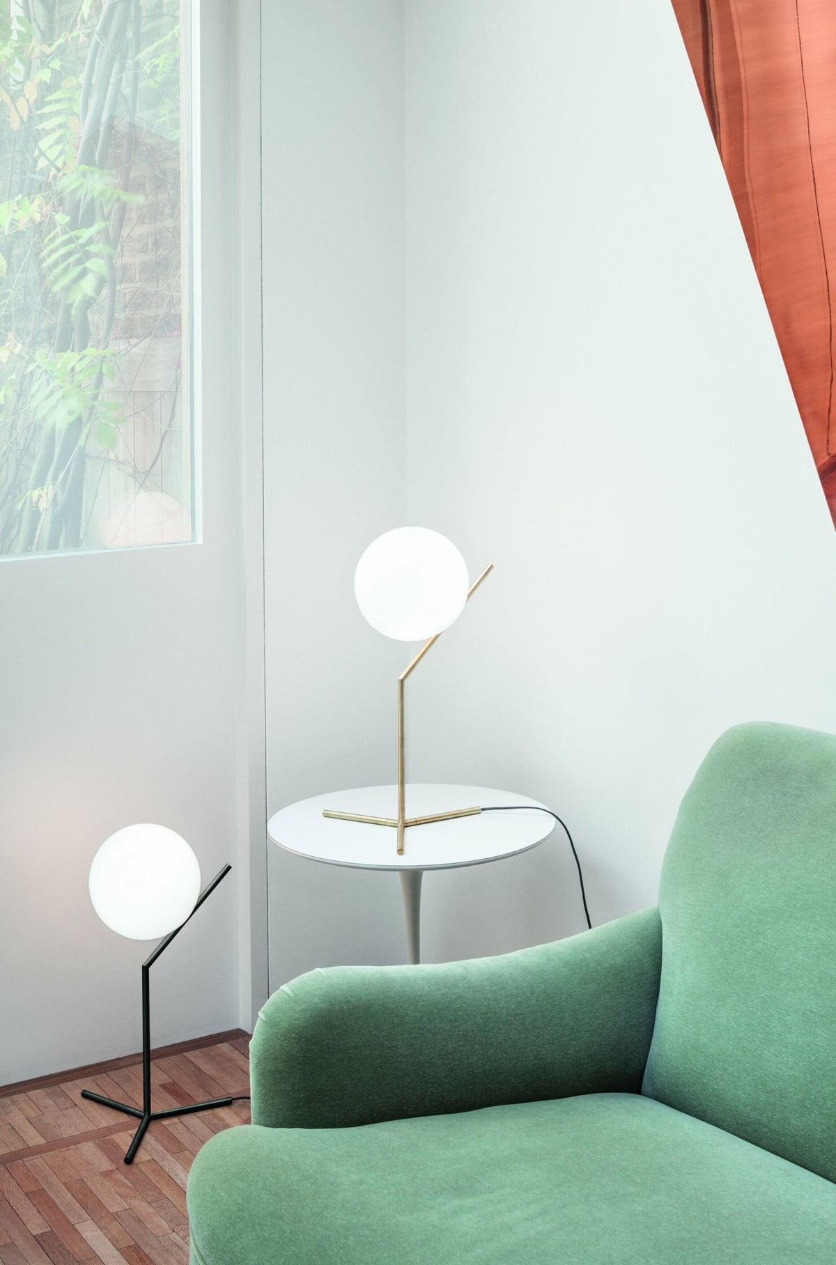 Lampe de table haute design en laiton IC - Flos - The Cool Republic