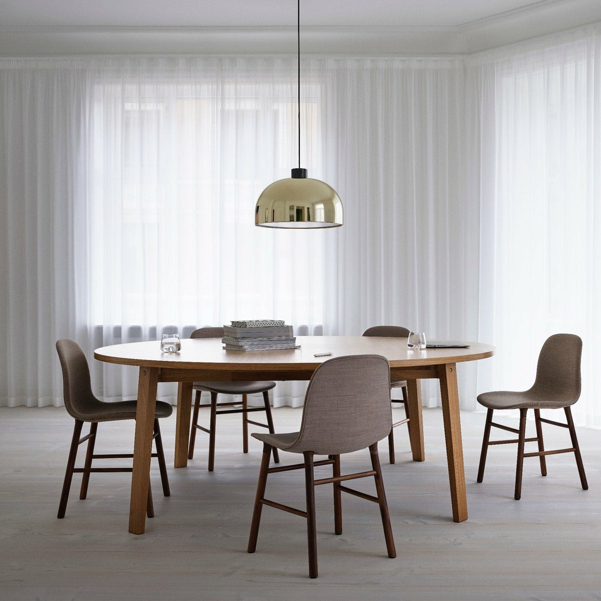 Lampe de table laiton 45 cm Grant - Normann Copenhagen - The Cool Republic
