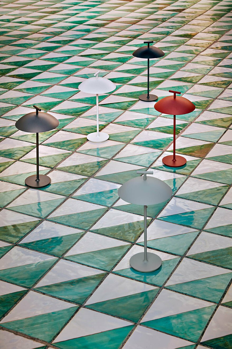 Lampe de table noir à piles Mini Geen-A - Kartell - The Cool Republic
