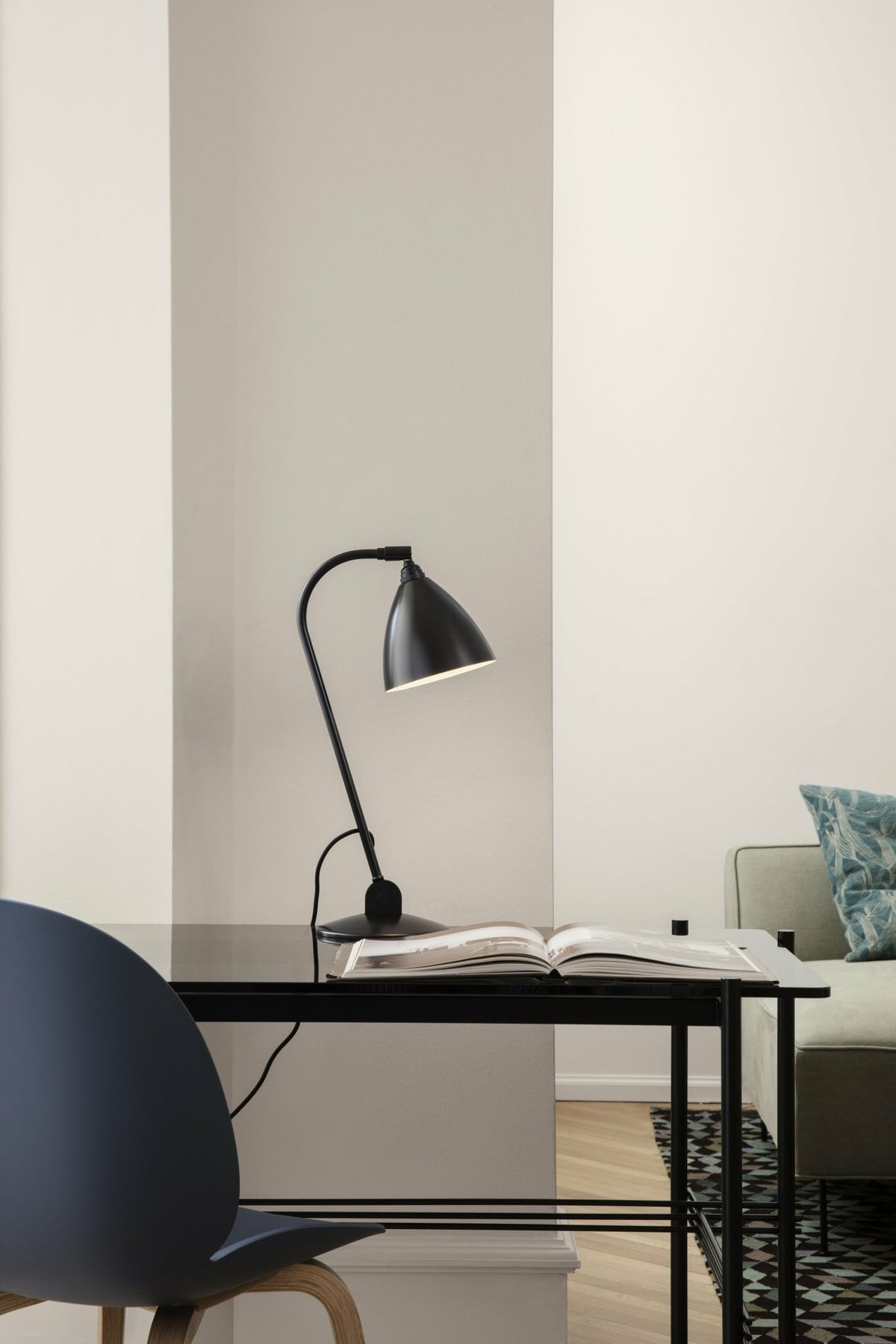 Black brass table lamp BL2 - Gubi - The Cool Republic