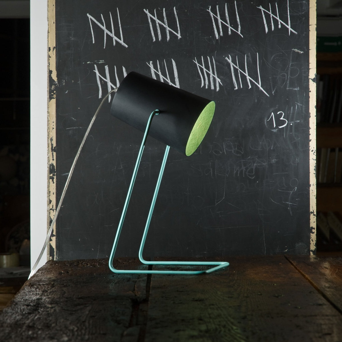 Lampe de table noire et dorée 31 cm Paint T Lavagna - In-es.artdesign - The Cool Republic