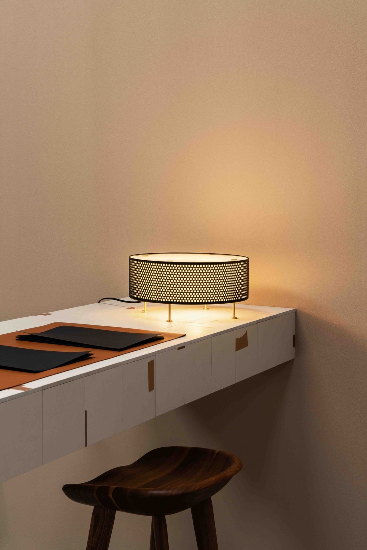 Lampe de table noire G50 - Sammode - The Cool Republic