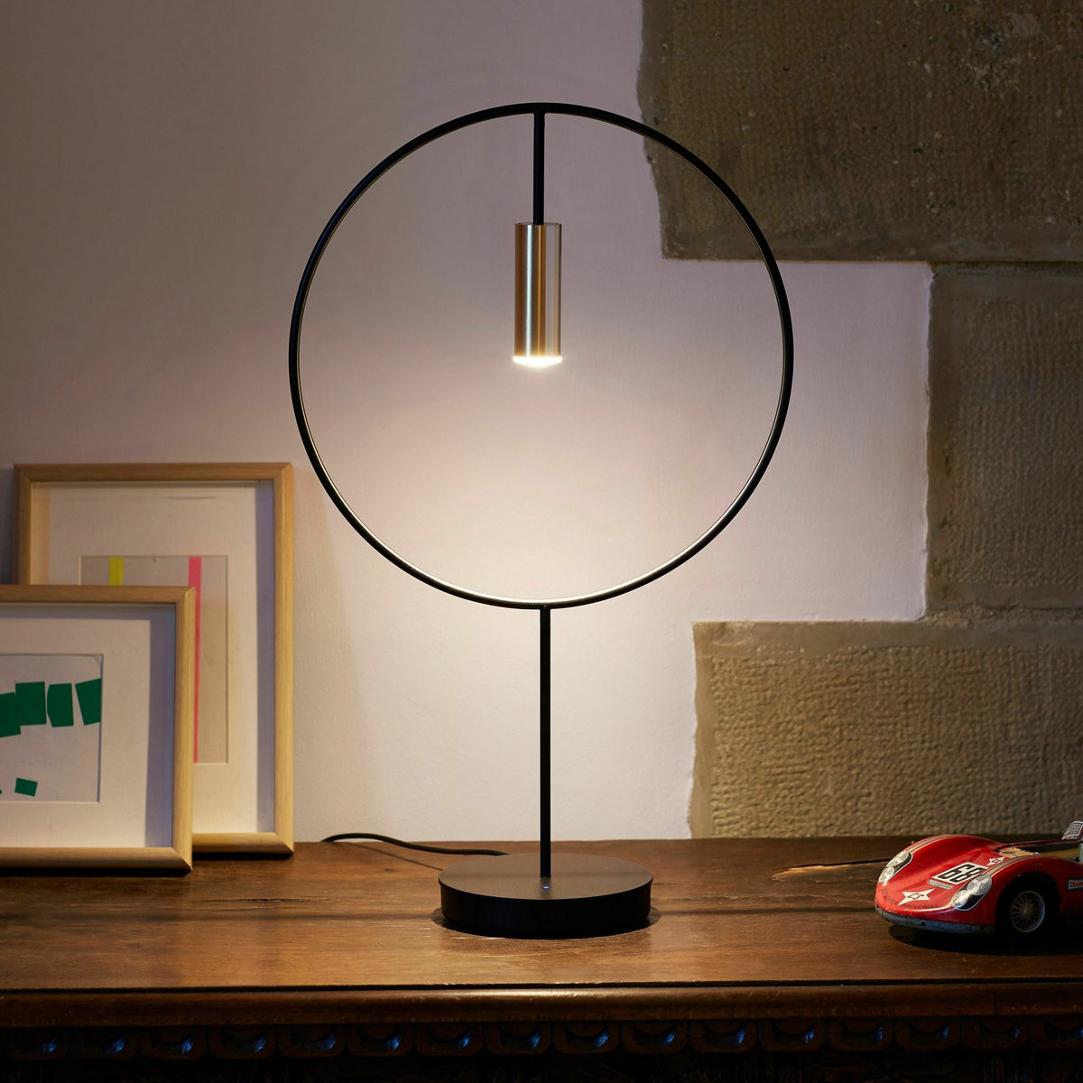 Lampe de table noire Revolta - Estiluz - The Cool Republic