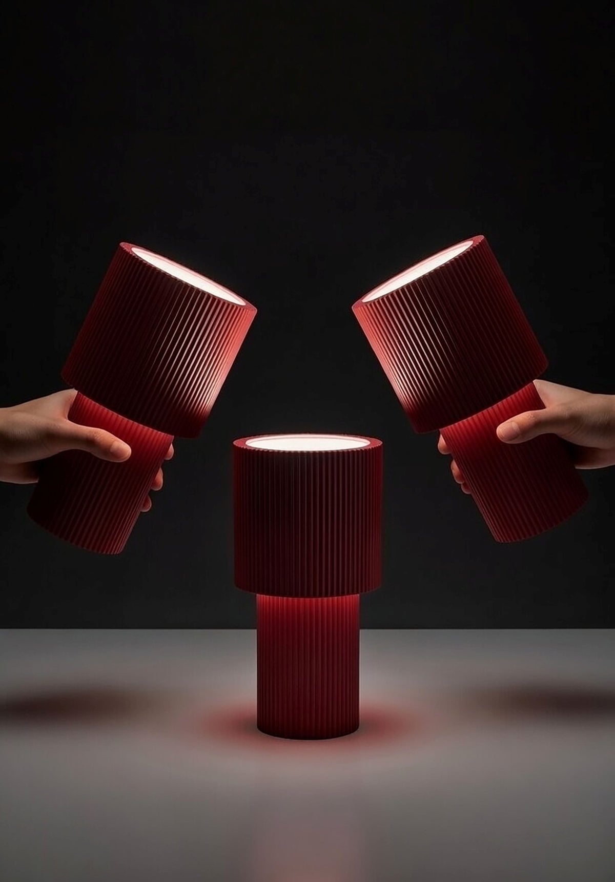 Lampe de table portable en aluminium rouge 12,2x22,1cm Iluma - Herstal - The Cool Republic