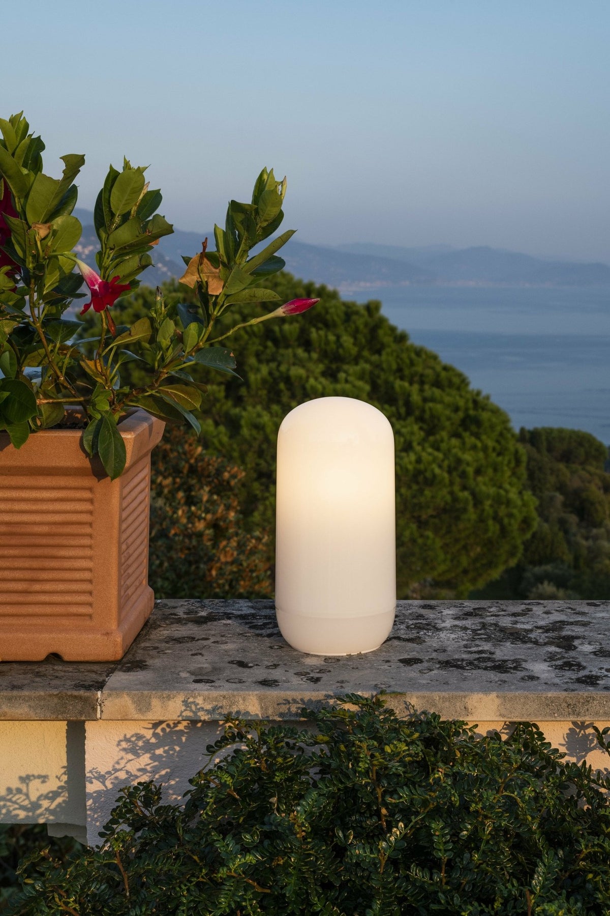 Lampe de table portable Golpe - Artemide - The Cool Republic
