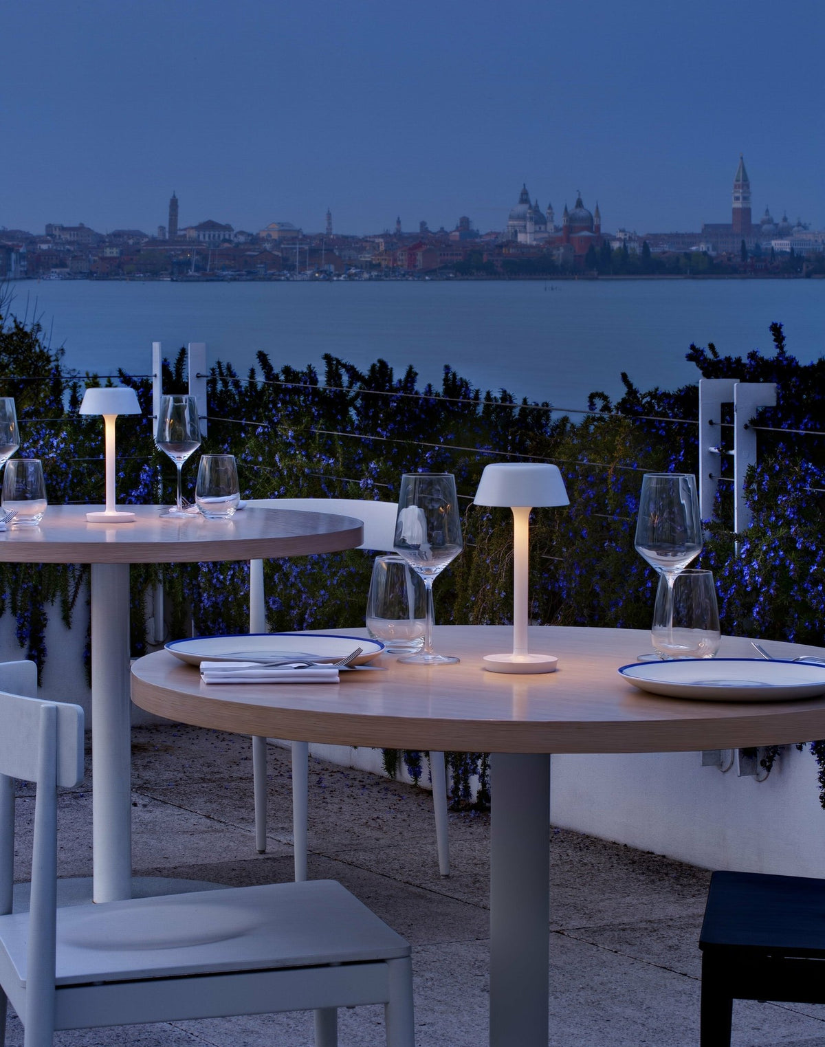 Lampe de table sans fil bronze Firefly - Panzeri - The Cool Republic