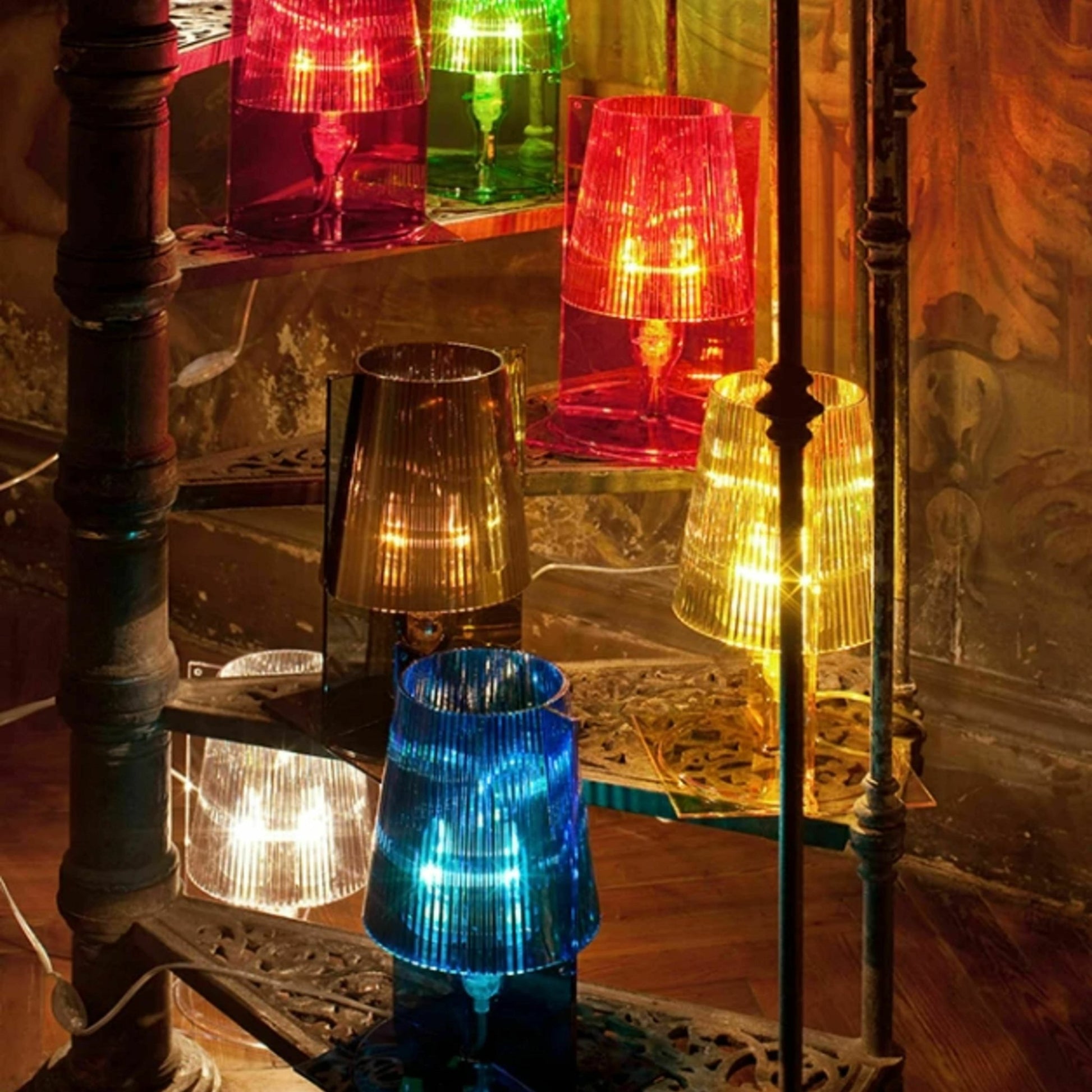 Lampe de table transparente Take - Kartell - The Cool Republic
