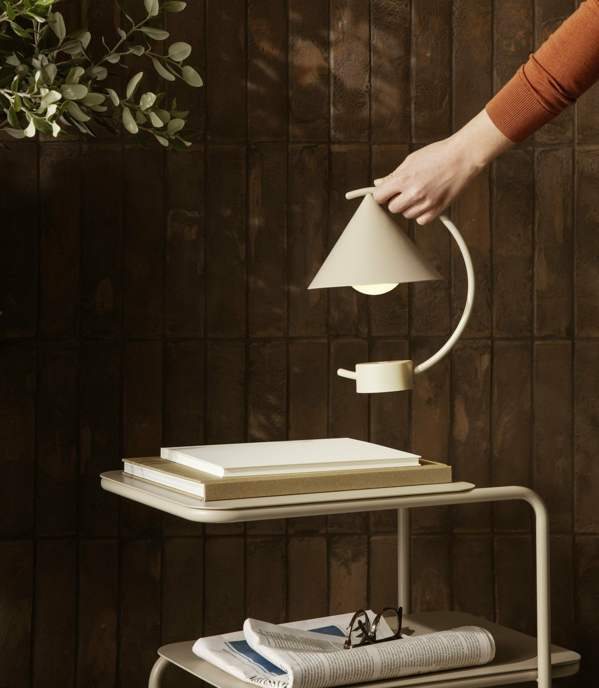 Lampe en acier brossé cachemire Meridian - Ferm Living - The Cool Republic
