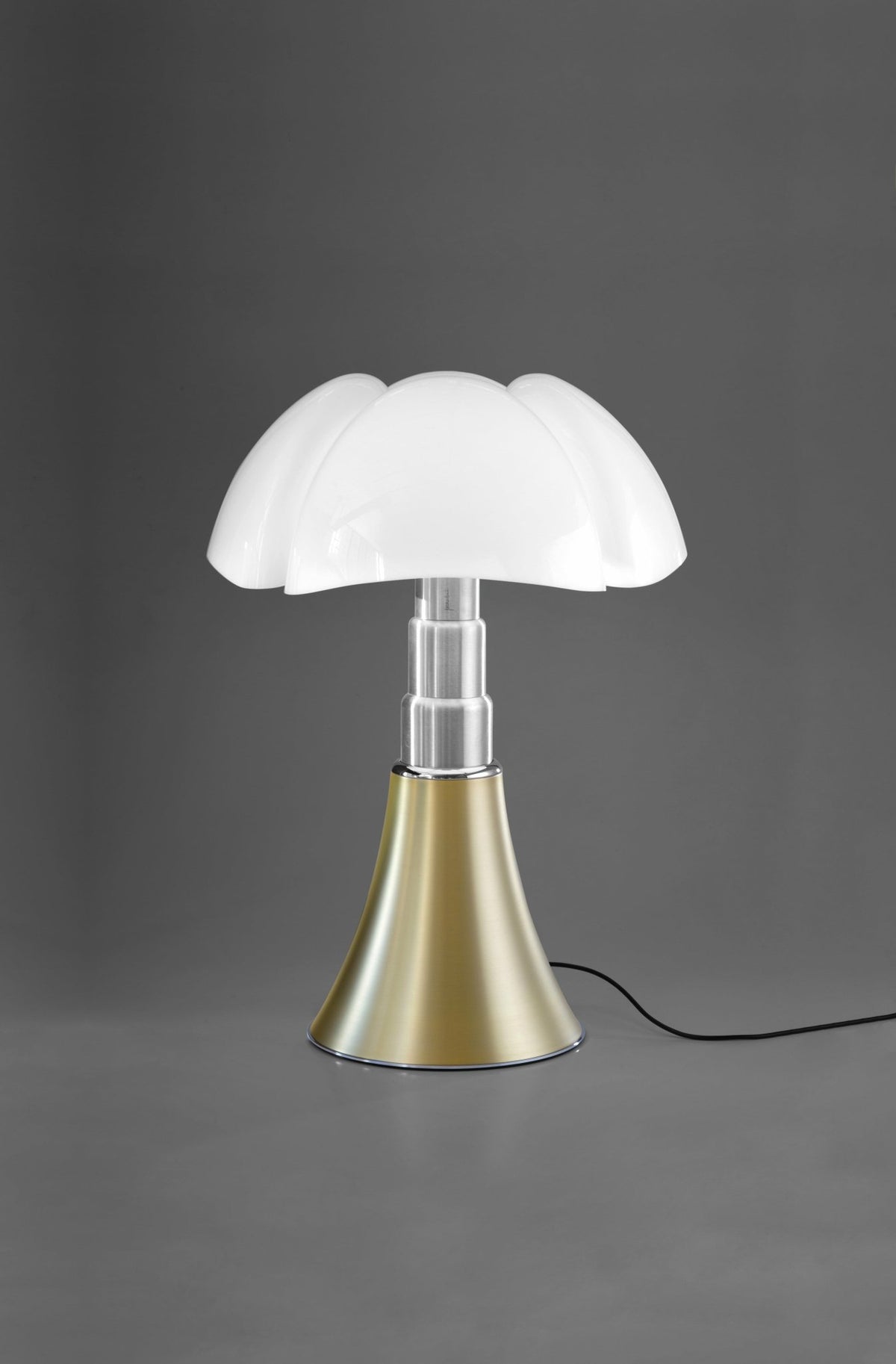 Lampe en acier inox laiton satiné 55 x 86 cm Pipistrello - Martinelli Luce - The Cool Republic