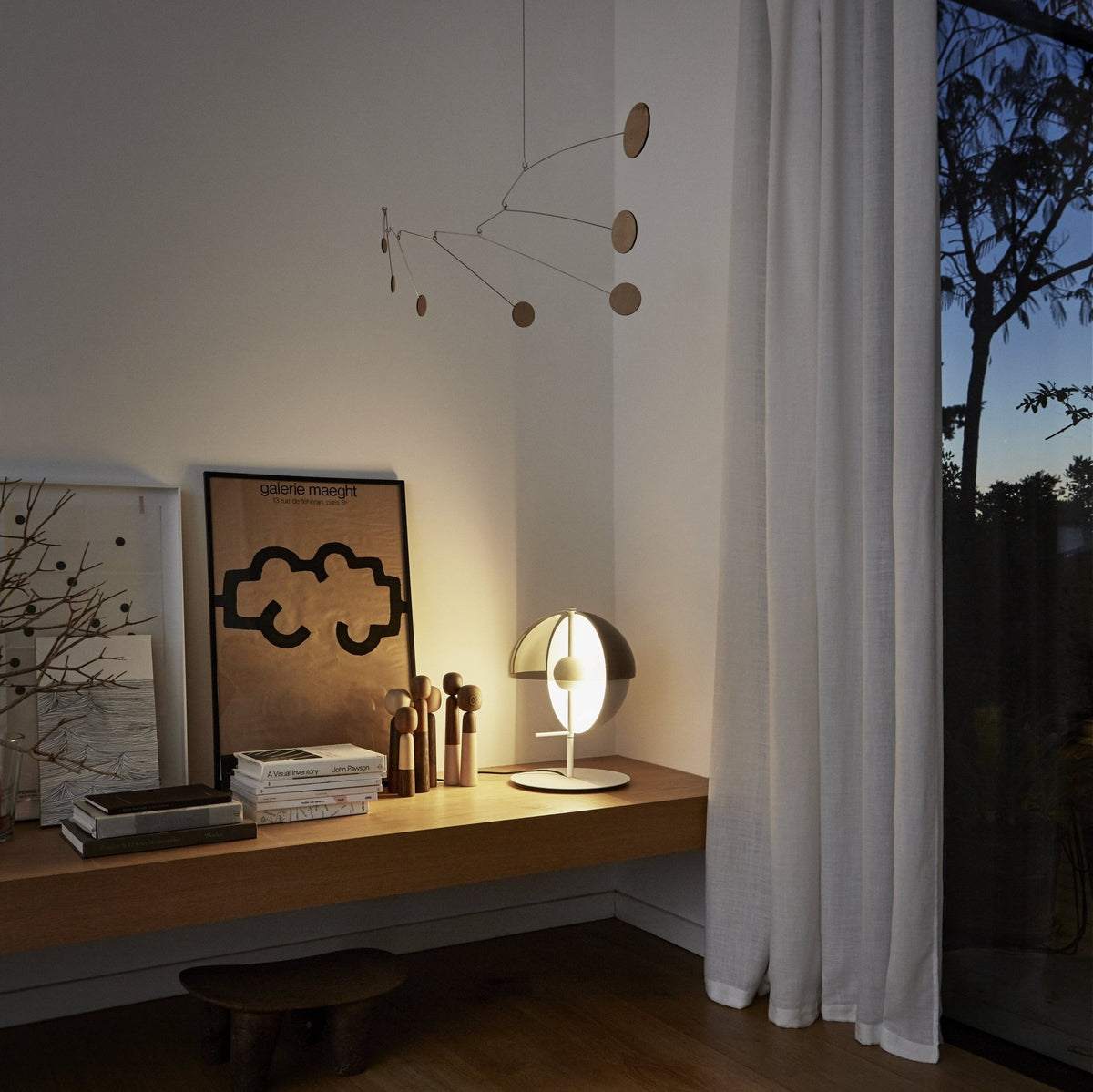Lampe en aluminium blanche 43,5 cm Theia - Marset - The Cool Republic