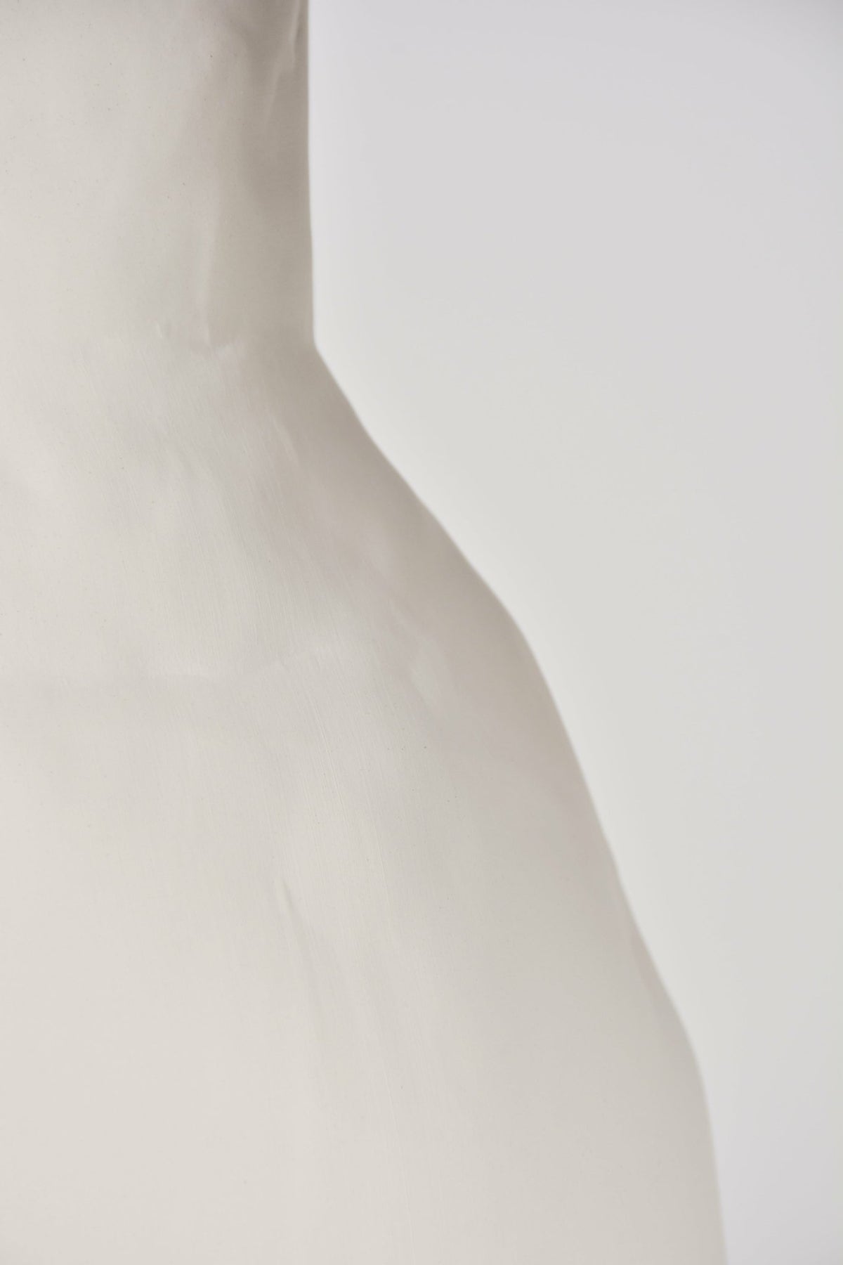 White matte ceramic lamp 77 cm Portinatx - Market Set - The Cool Republic