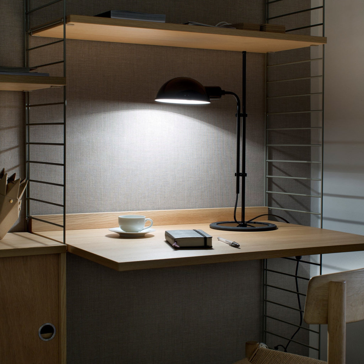 Lampe en fer grise 50,3 cm Funiculí - Marset - The Cool Republic