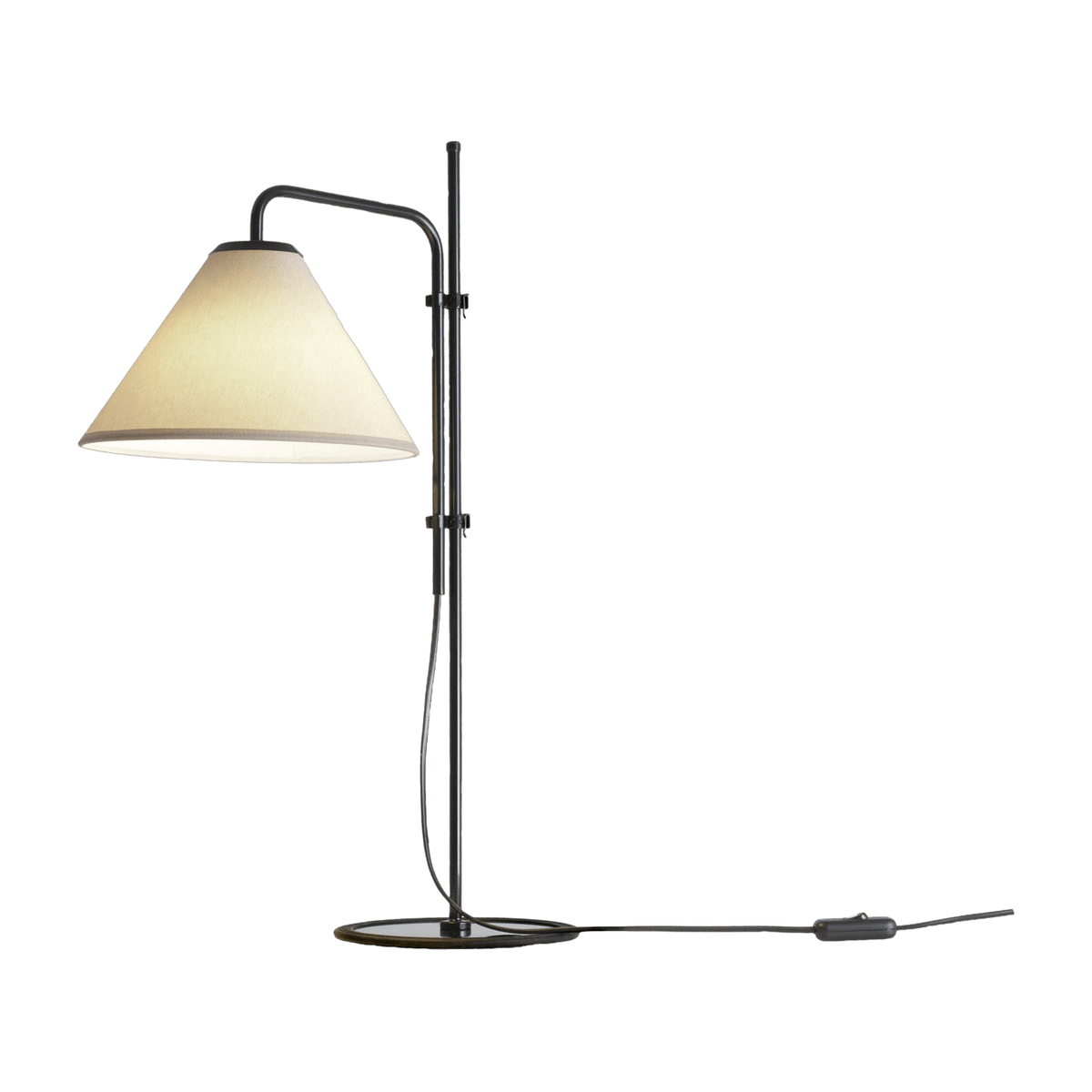 Lampe en fer noire et beige 61,4 cm Funiculí - Marset - The Cool Republic