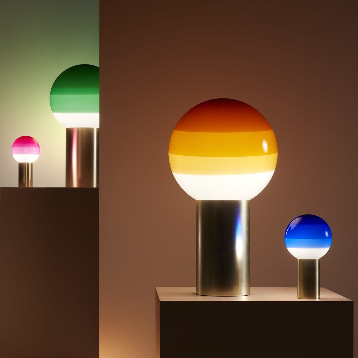 Lampe en laiton ambrée 54 cm Dipping Light - Marset - The Cool Republic