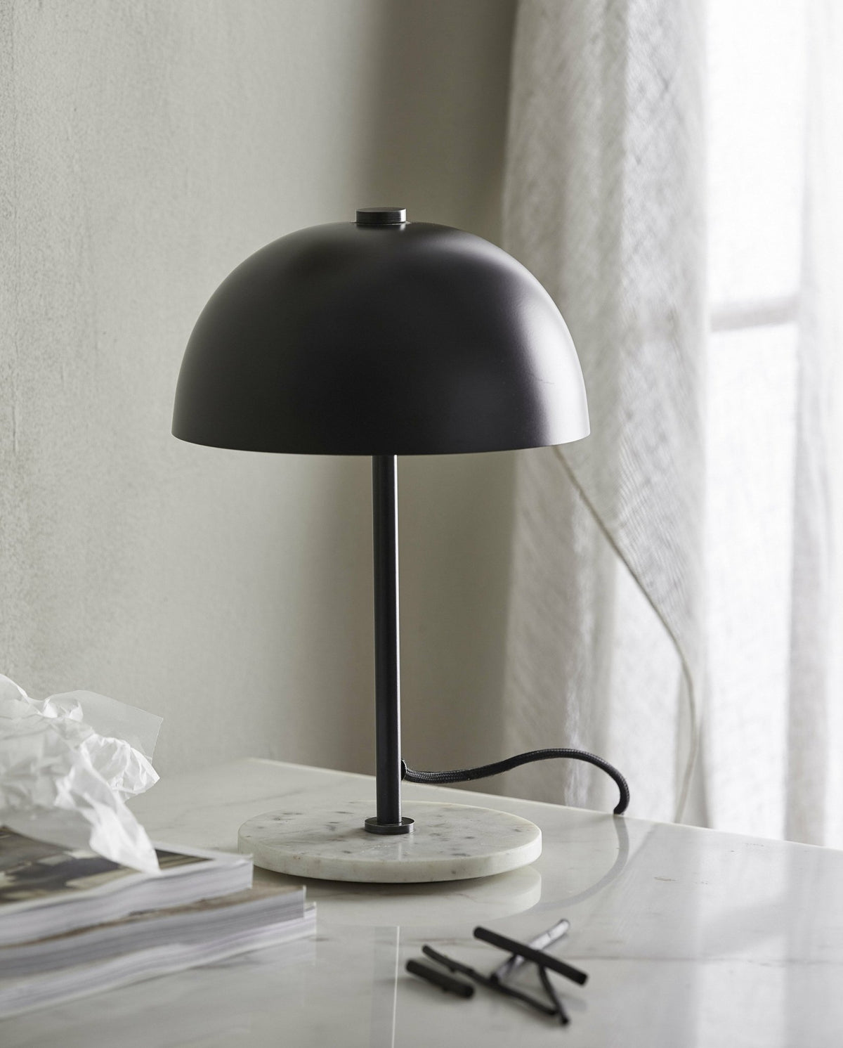 Lampe en marbre noir 32 x 22 cm Kita - Nordal - The Cool Republic