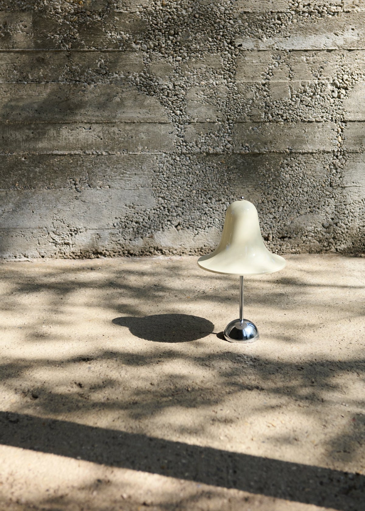 Lampe en métal blanc crème 18cm Pantop - Verpan - The Cool Republic
