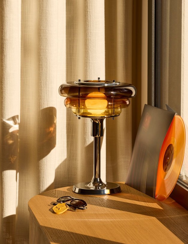 Lampe en métal et verre ambre 28x38cm Sunset - Market Set - The Cool Republic