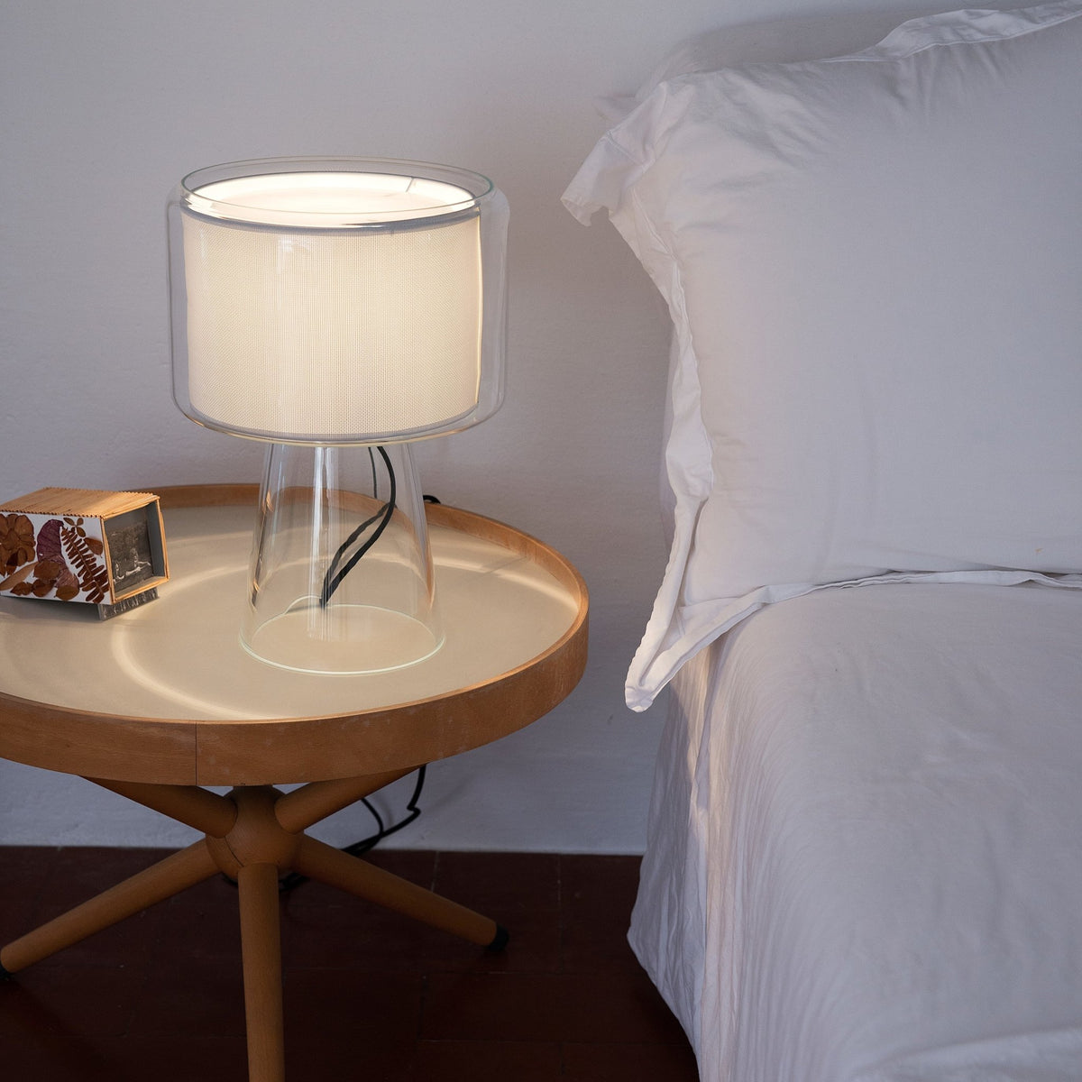 Lampe en verre transparent 29 cm Mercer - Marset - The Cool Republic