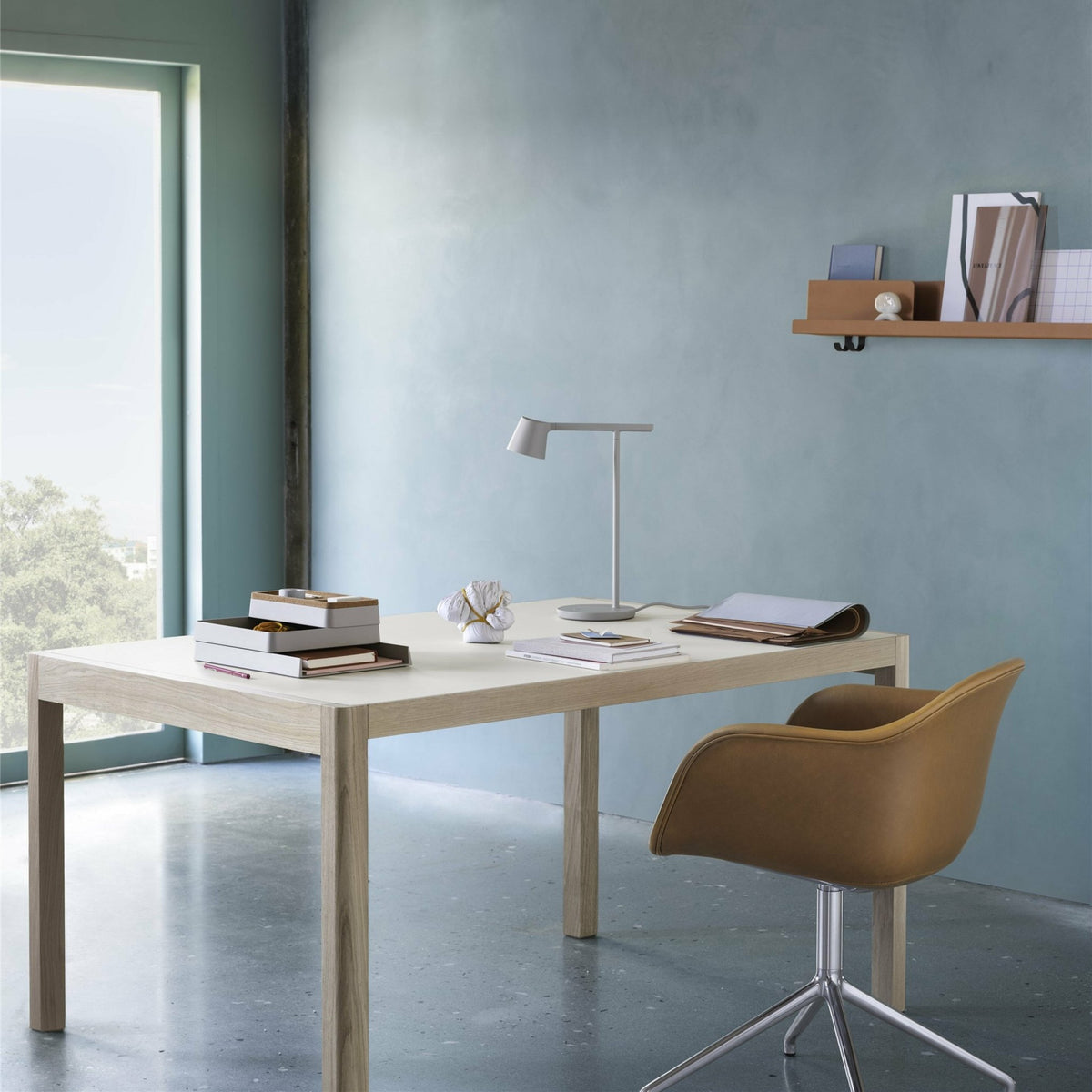 Lampe grise Tip - Muuto - The Cool Republic