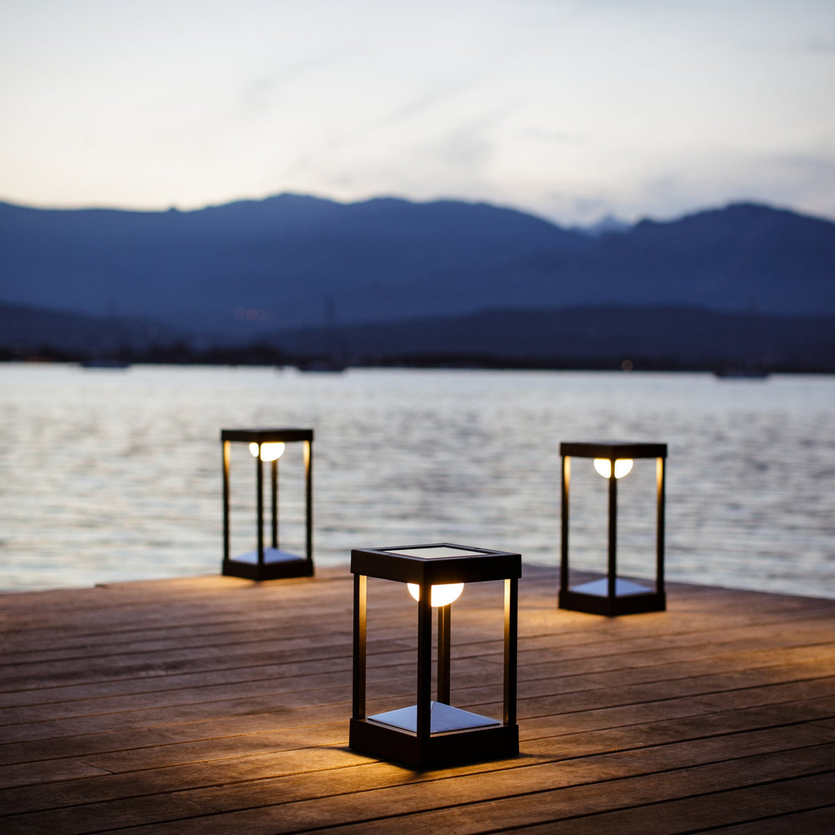 Lampe lanterne 40 cm charbon La Lampe Parc - Maiori - The Cool Republic