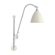 Lampe murale blanche base argenté en laiton BL5 - Gubi - The Cool Republic