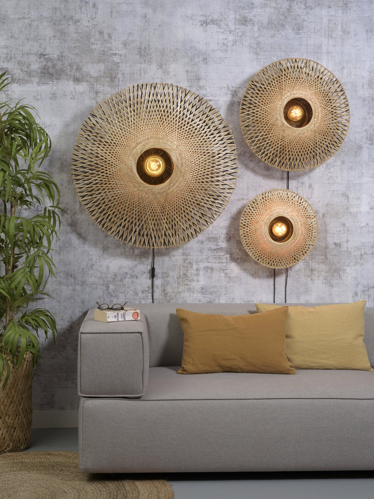 Lampe murale en bambou noir 60x15 cm Kalimantan - Good & Mojo - The Cool Republic