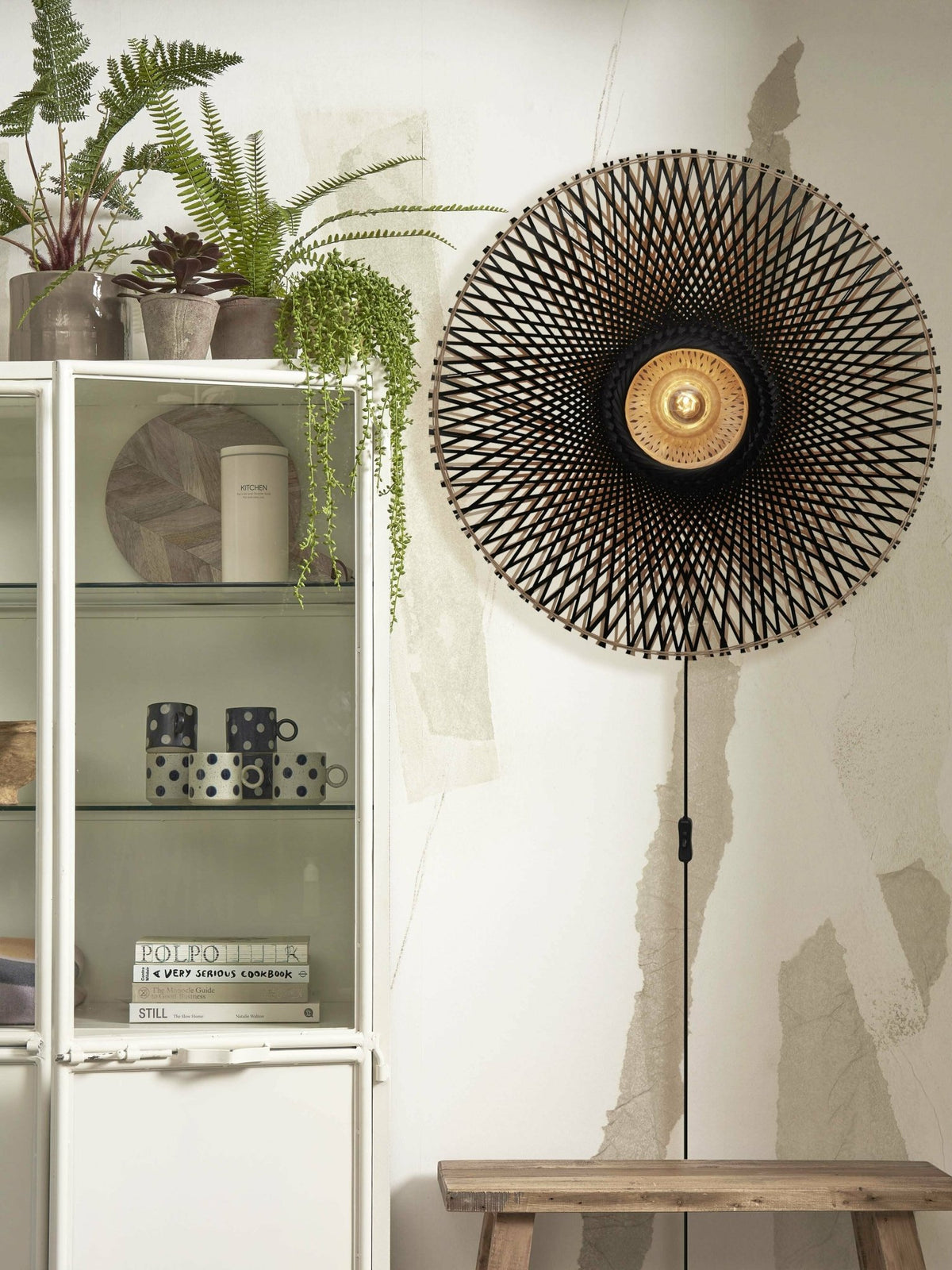 Lampe murale en bambou noir et naturel 87x20 cm Kalimantan - Good & Mojo - The Cool Republic