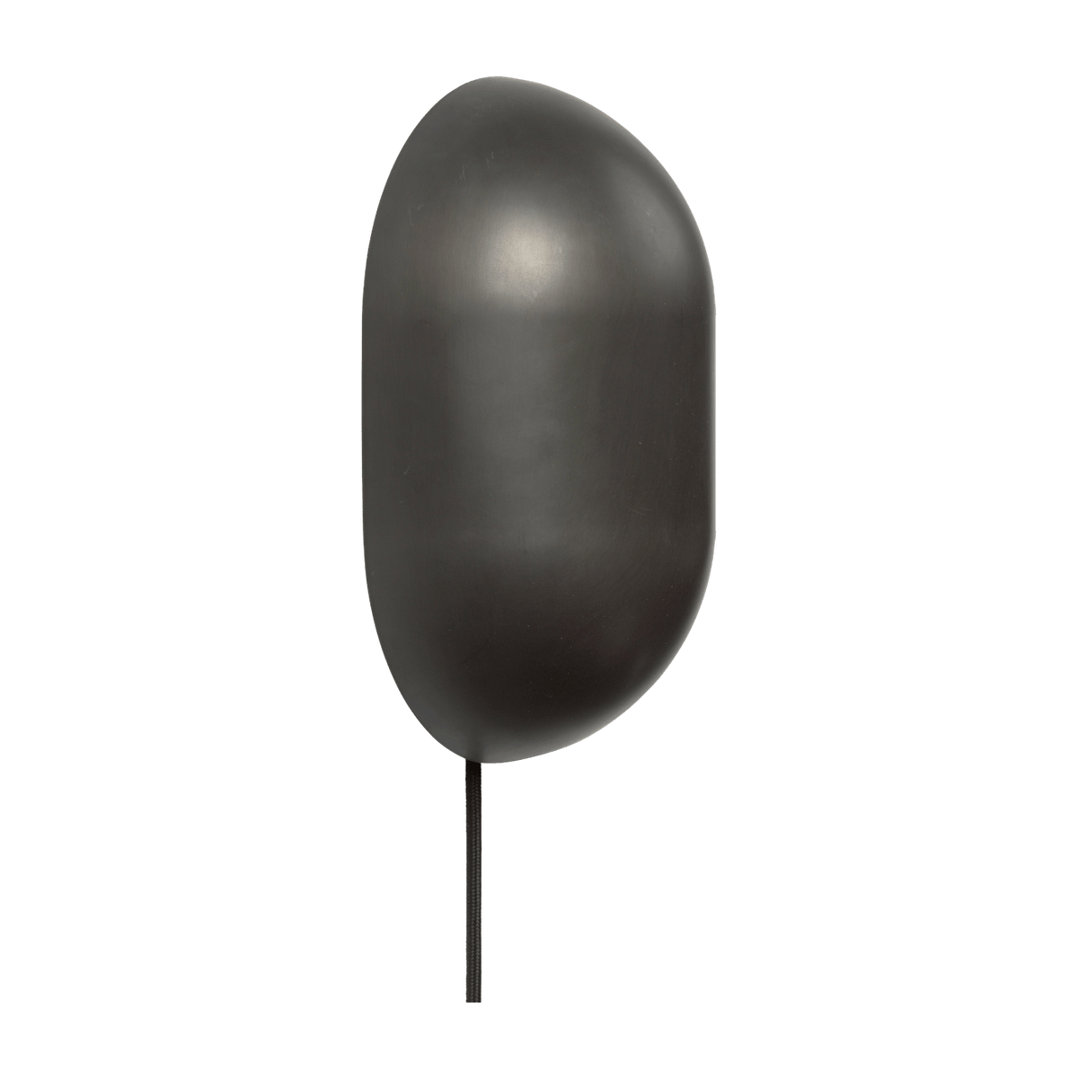 Lampe murale noire en laiton Howard - Gubi - The Cool Republic