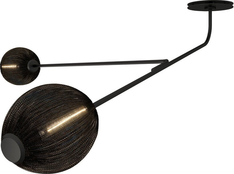 Lampe murale noire Satellite - Gubi - The Cool Republic