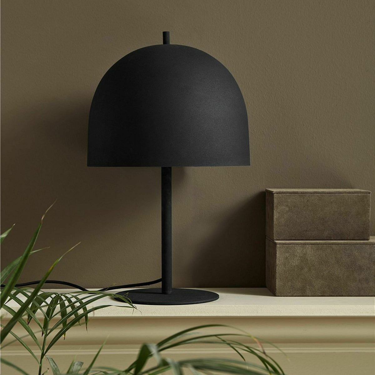 Lampe noir mat 46 x 31 cm Glow - Nordal - The Cool Republic