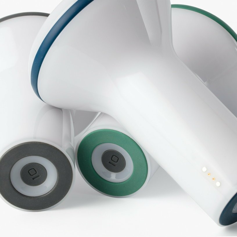 Lampe portable blanc opal et gris Buddy - Faro Barcelona - The Cool Republic