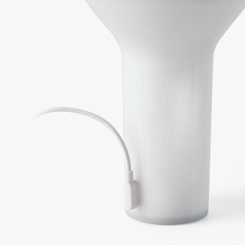 Lampe portable blanc opal et vert foncé Buddy - Faro Barcelona - The Cool Republic