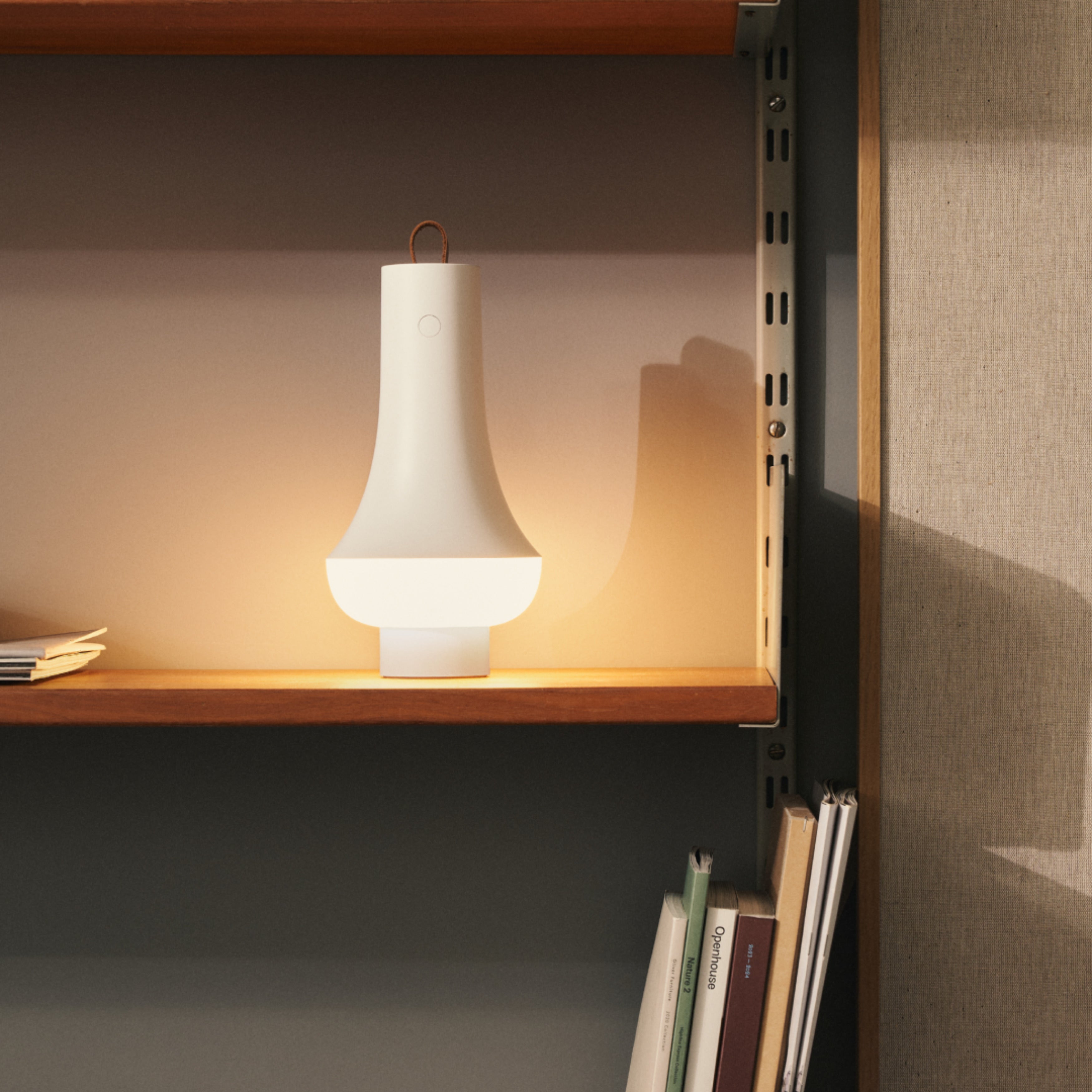 Lampe portable blanche Tomoshi - Louis Poulsen