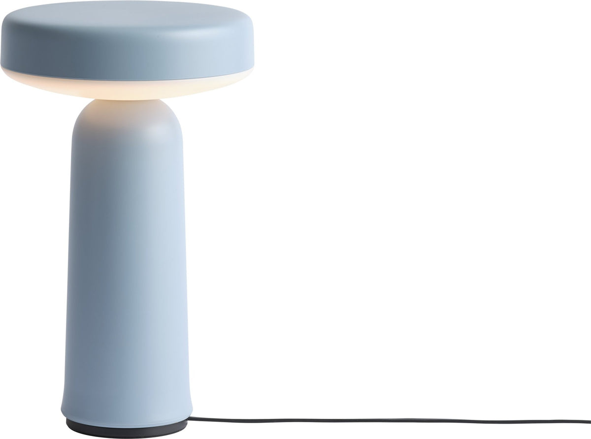 Lampe portable bleu clair 21 x 13 cm Ease - Muuto - The Cool Republic