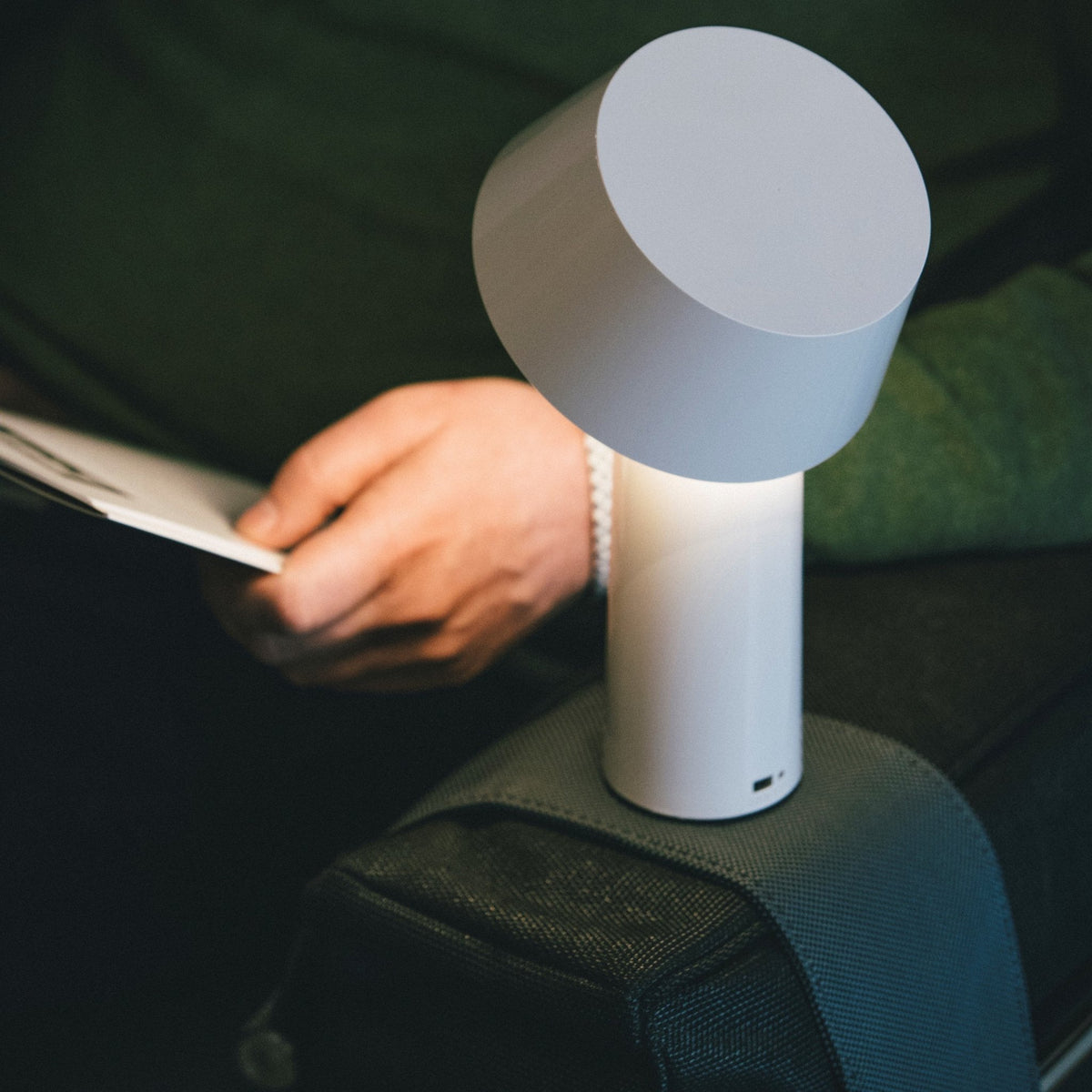 Lampe portable en acier jaune 22,5 cm Bicoca - Marset - The Cool Republic